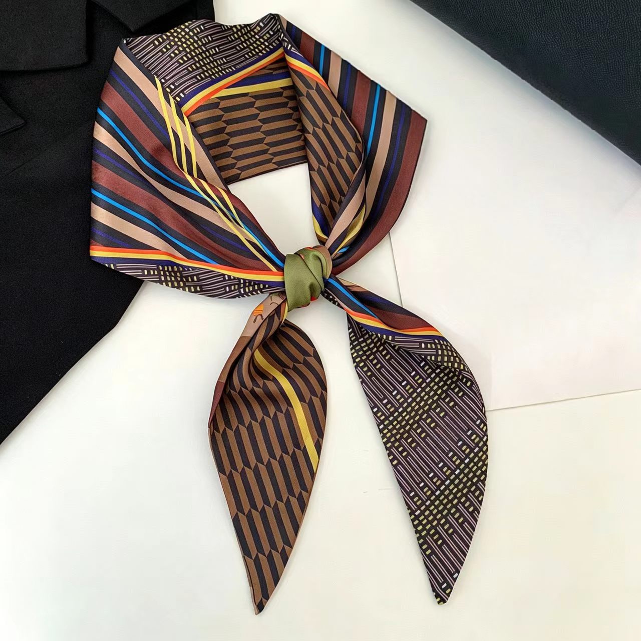Women Fashion Necktie - ผ้าพันคอไหมพิมพ์ลายหรูหรา ผ้าพันคอไหมทรงยาว ผ้าพันคอผูกผม ผ้าพันคอผูกกระเป๋า ผ้าพันคอผ้าซาติน ผ้าพันคอผืนเล็ก