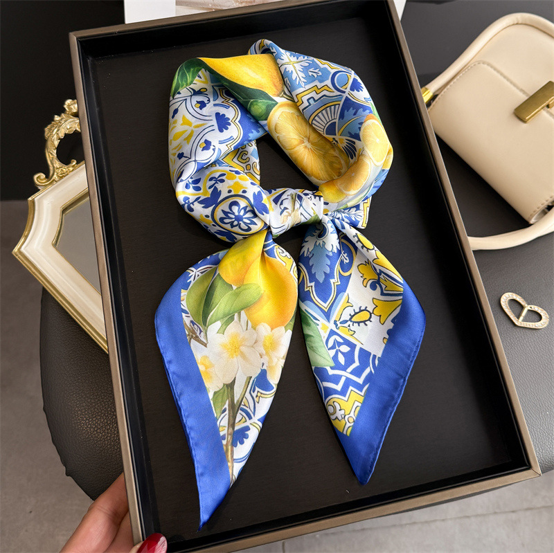 Women Fashion Necktie - ผ้าพันคอไหมพิมพ์ลายผลไม้ใหม่ปี 2026 สำหรับผู้หญิง ใช้ตกแต่งผูกคอ ขนาด 70*70