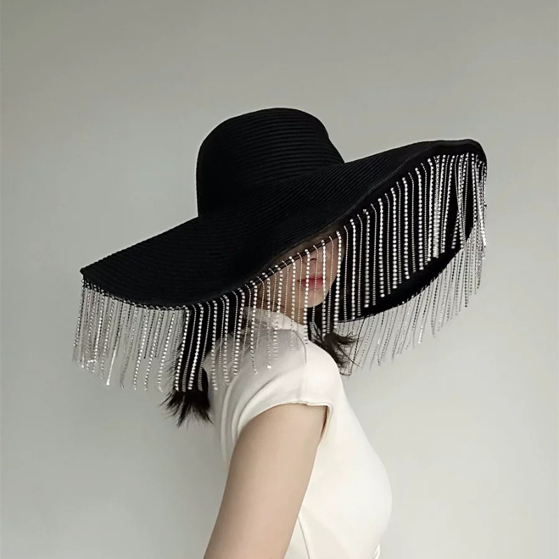 หมวกสานปีกกว้างประดับพู่และคริ - Women Fashion Photoshoot บทวิจารณ์และราคา