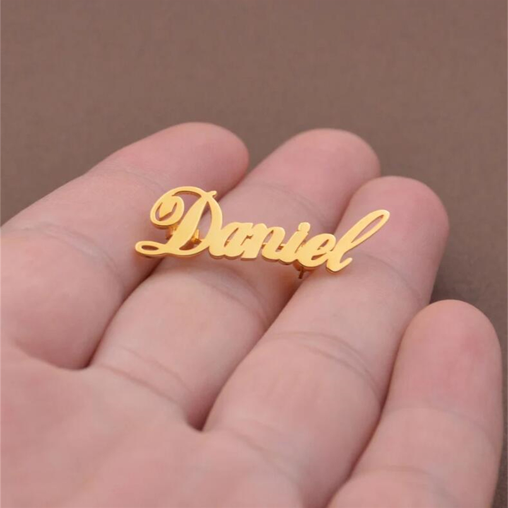 เข็มกลัดชื่อสั่งทำ เข็มกลัดติด - Women Fashion Dress Names บทวิจารณ์และราคา