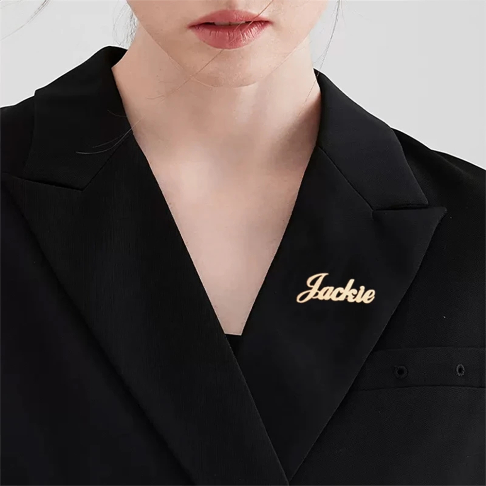 เข็มกลัดชื่อสั่งทำ เข็มกลัดติด - Women Fashion Dress Names บทวิจารณ์และราคา