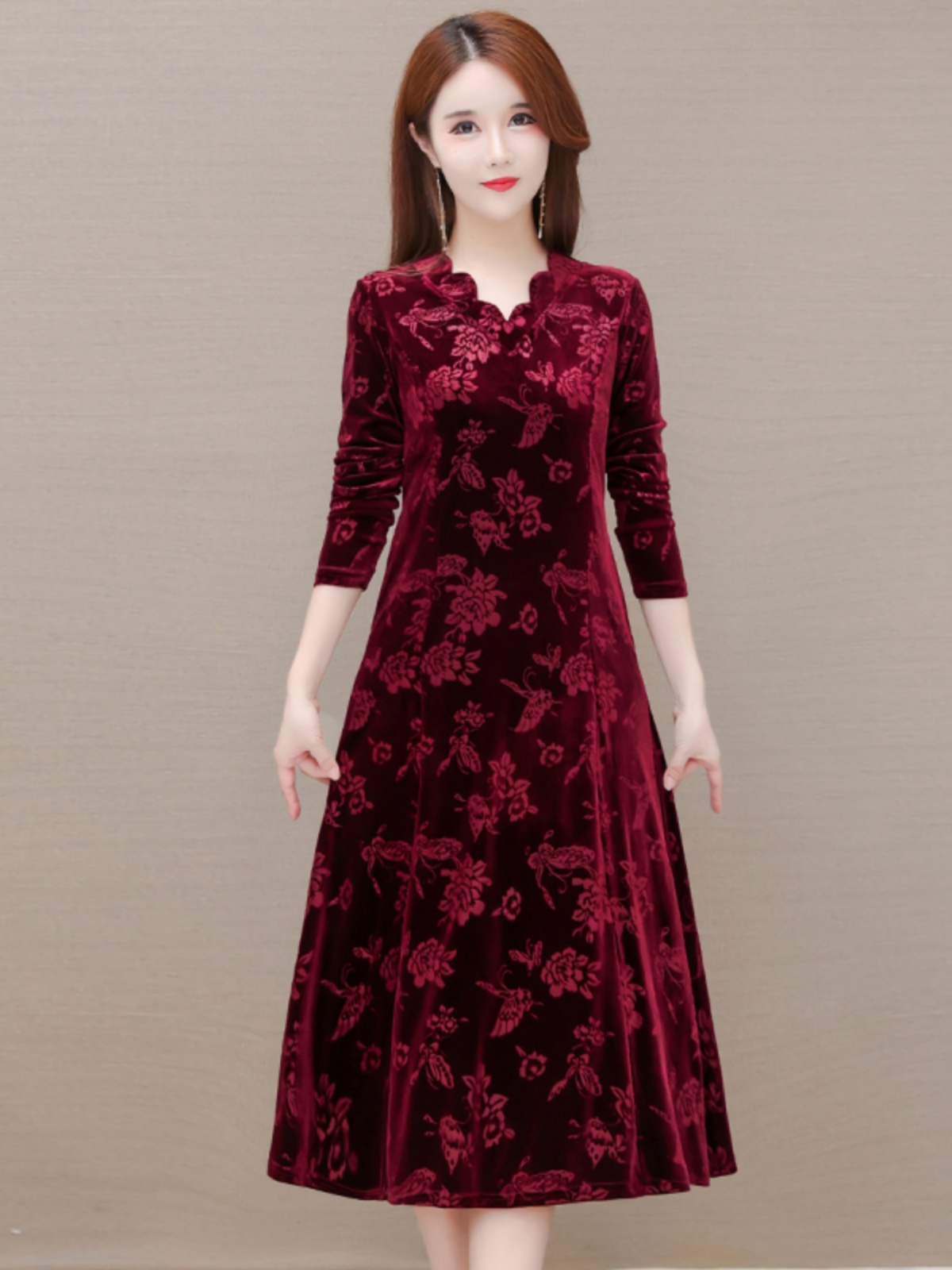 ชุดเดรสกำมะหยี่หรูหรา คอวี กระ - Women Fashion Over The Years บทวิจารณ์และราคา