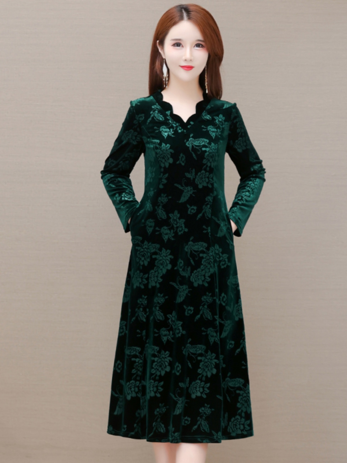 ชุดเดรสกำมะหยี่หรูหรา คอวี กระ - Women Fashion Over The Years บทวิจารณ์และราคา